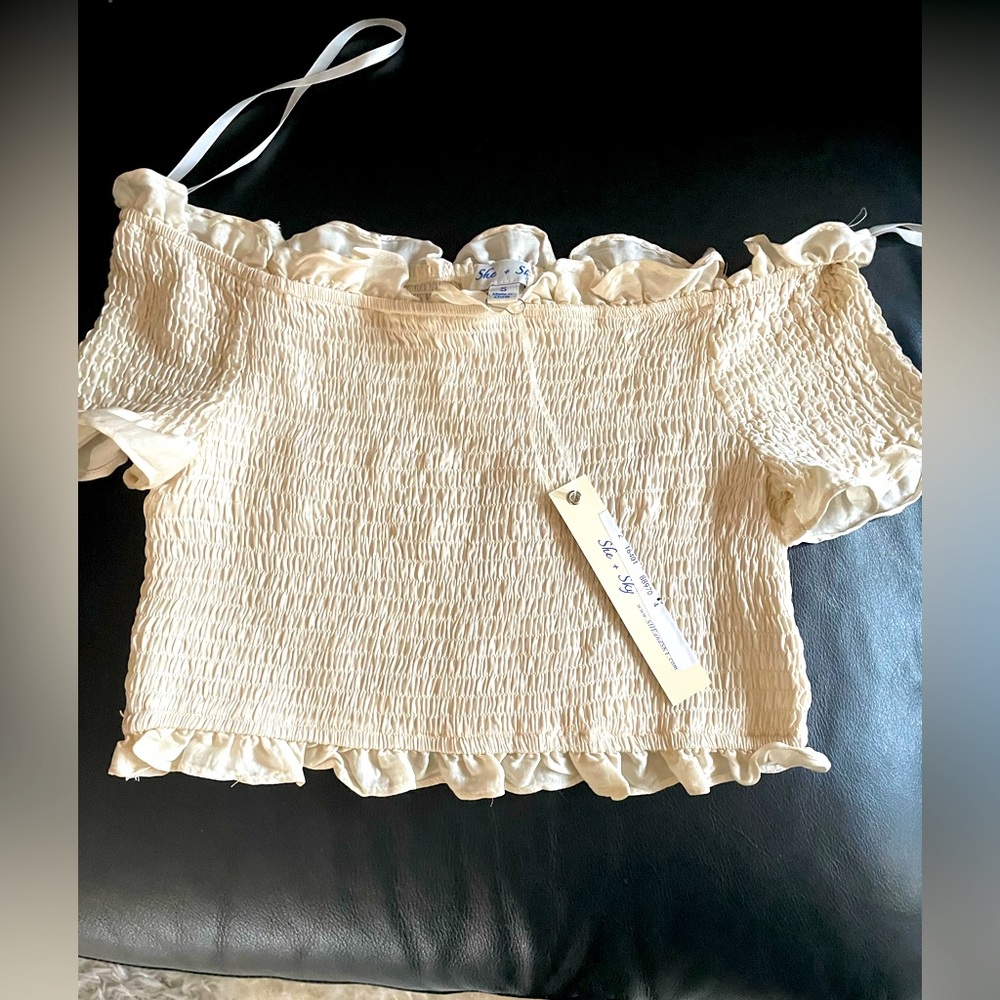 NWT off the shoulder crop top